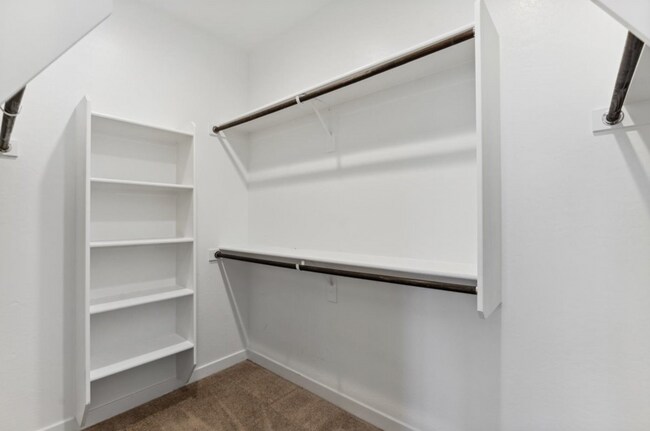 Building Photo - 565 E White Wing Dr