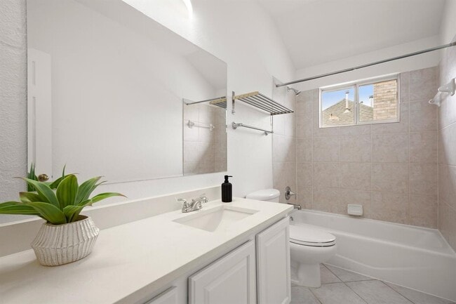 Building Photo - 4822 Transit Cir