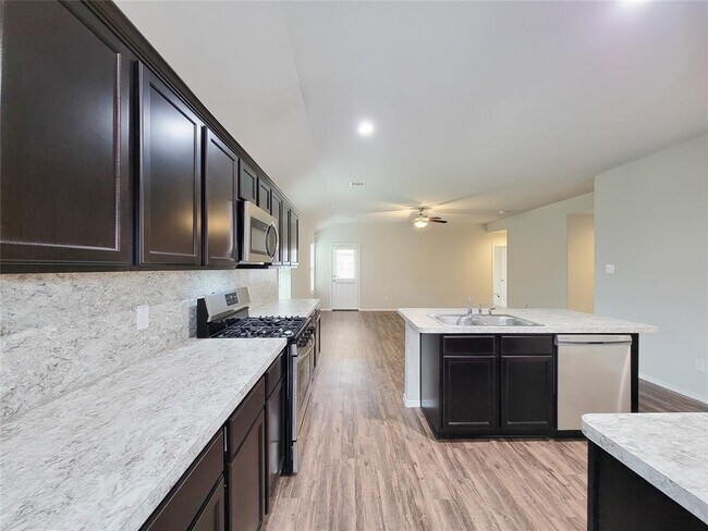 Building Photo - 6011 Diantha St