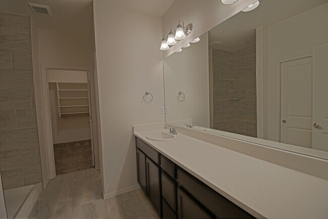 Building Photo - 2590 Camino Plata Loop NE