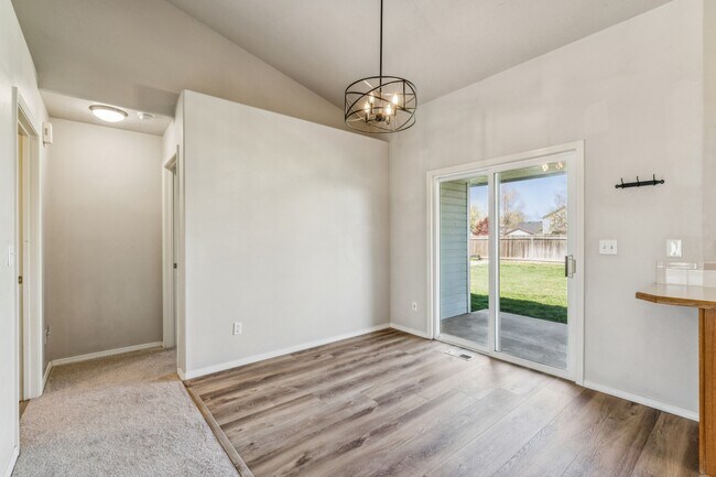 Building Photo - 8210 Waterside Ave