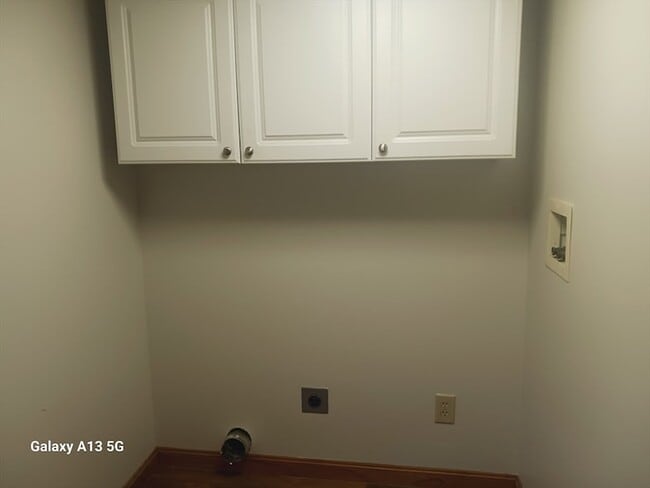 Building Photo - 950 Wachusett St