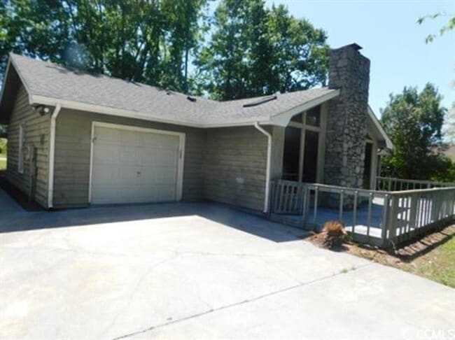 Building Photo - 51 Plantation Rd