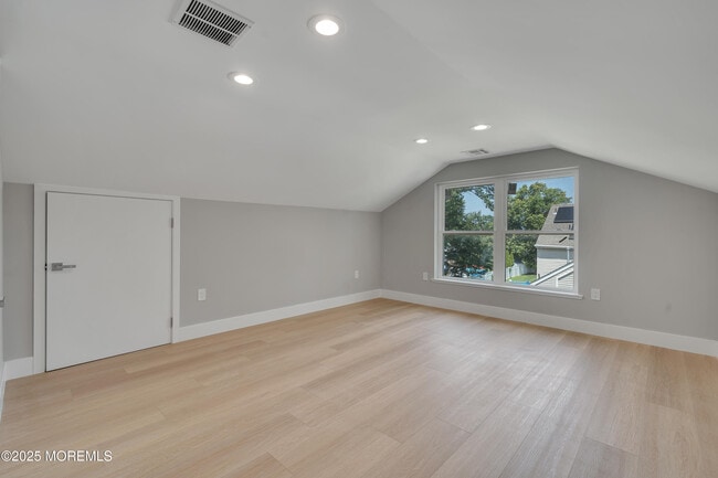 Building Photo - 720 8th St