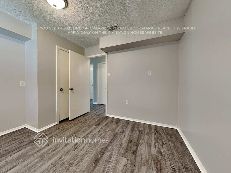 Building Photo - 2417 Moreland Dr