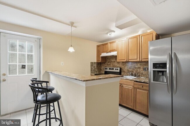 Building Photo - 10205 Balsamwood Dr