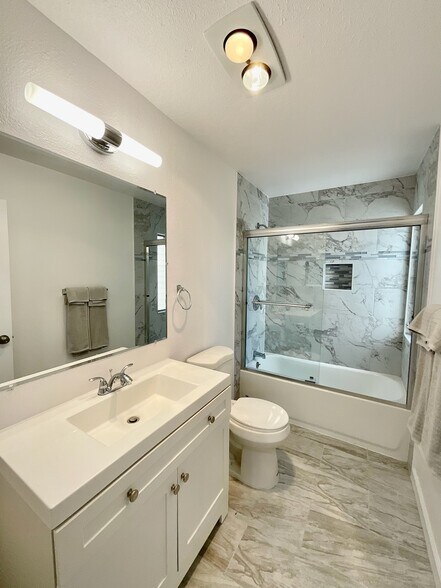 Building Photo - 1536 S Maple St