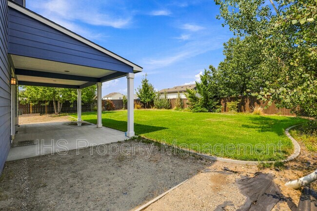 Building Photo - 9711 Nottingham Dr