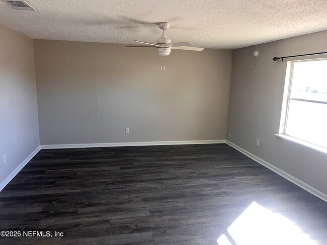 Building Photo - 10901 Hardwick Ln