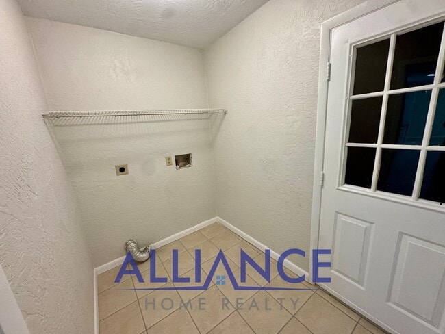 Building Photo - 2609 Sedgefield Ave