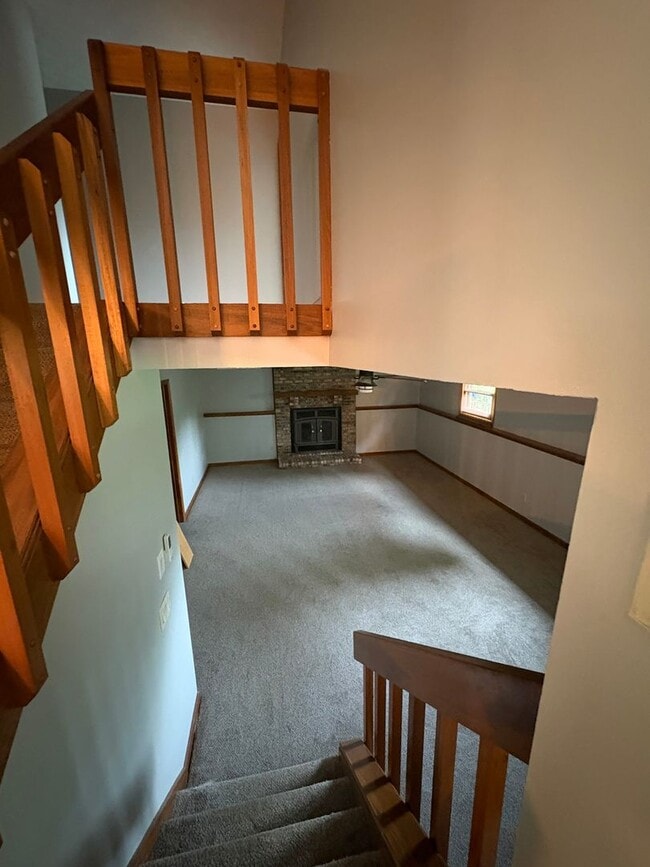 Building Photo - Beautiful Tri-level Home in Centerville