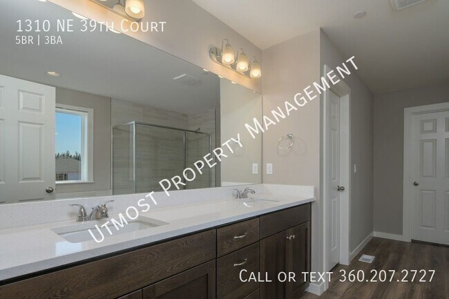 Building Photo - 1310 NE 39th Ct
