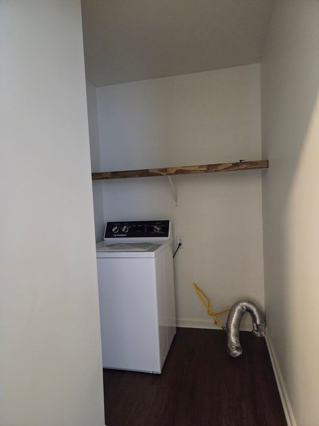 Building Photo - 2670 Sultan Supreme Way