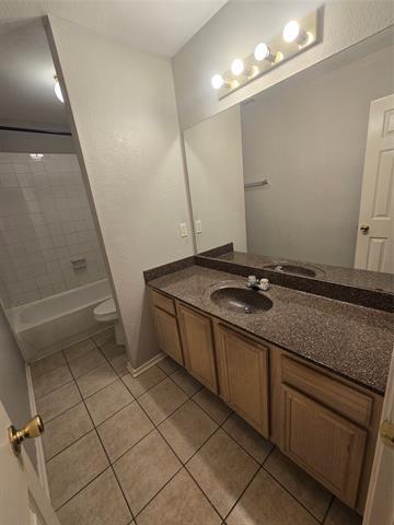 Building Photo - 1205 Christa Dr