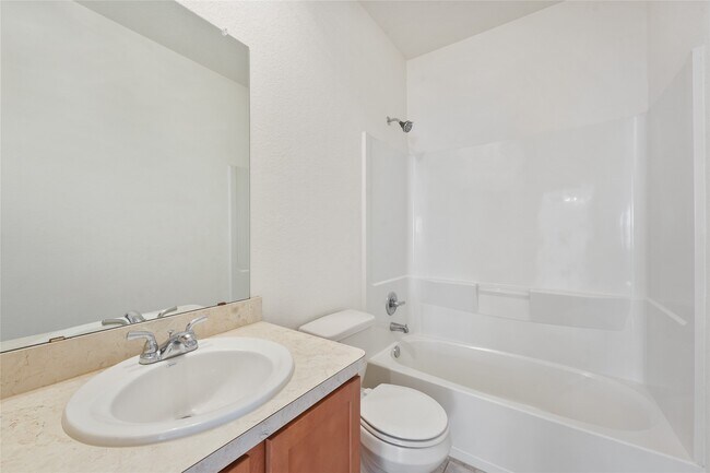 Building Photo - 5006 Fairwater Ct