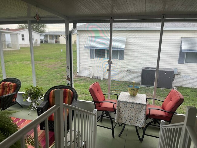 Building Photo - 5904 SW 59th Ln