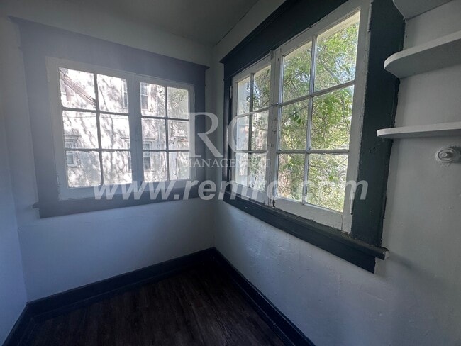 Building Photo - 1434 Walnut-
