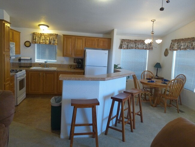 Building Photo - WInter Rental Oct to April 2026
