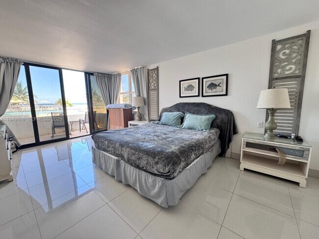 Building Photo - 2201 S Ocean Dr