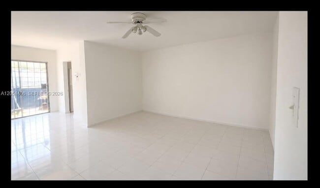 Building Photo - 13500 NE 3rd Ct