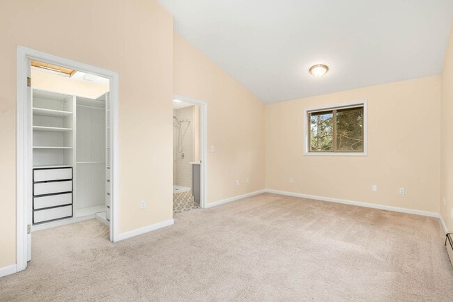 Building Photo - 16725 10th Ave NE