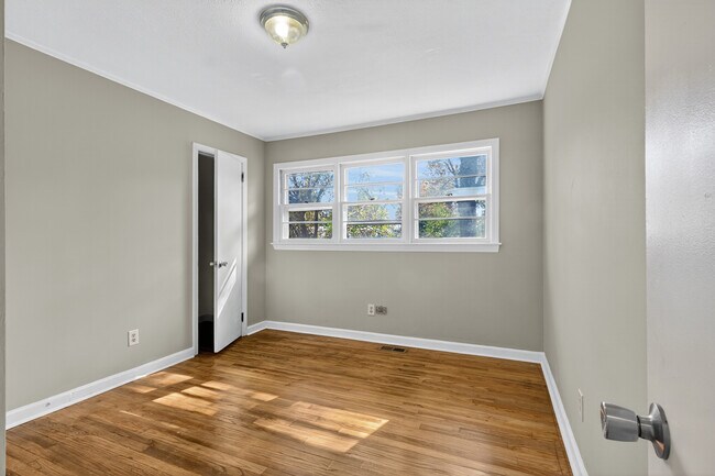 Building Photo - 1311 Beaufort St