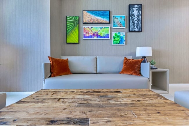 Building Photo - 4011 S Ocean Dr