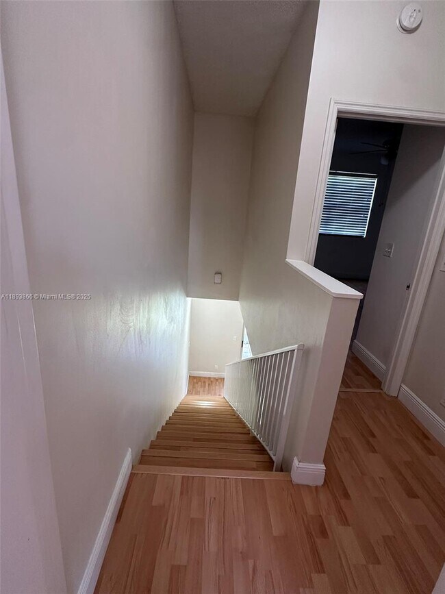 Building Photo - 1350 Sorrento Dr