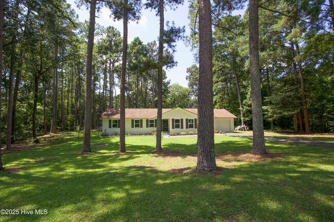 Primary Photo - 906 N Glenwood Trail
