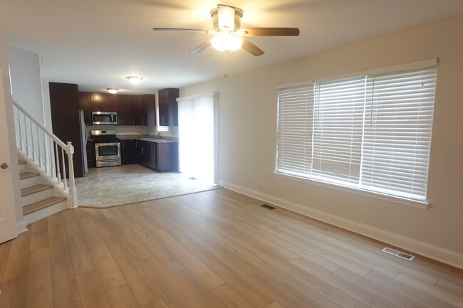 Building Photo - 337 S Arrowhead Ct