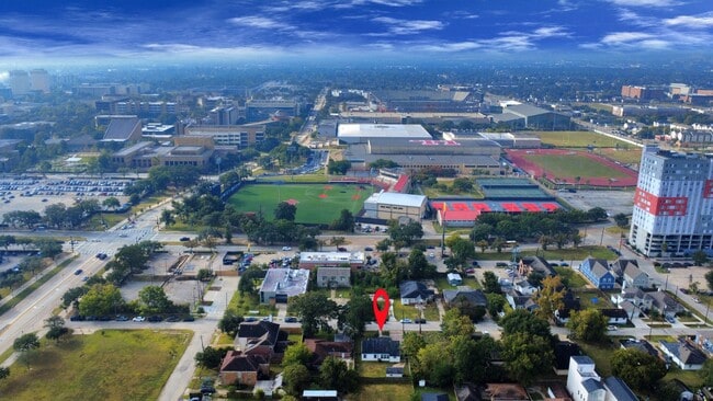 Building Photo - 3911 Anita St