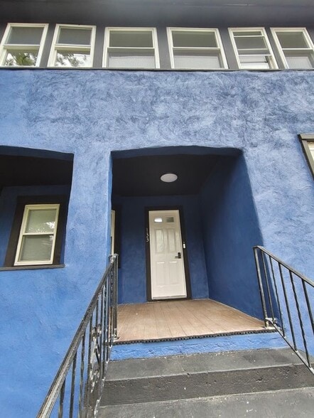 Building Photo - 122 Lincoln Ave