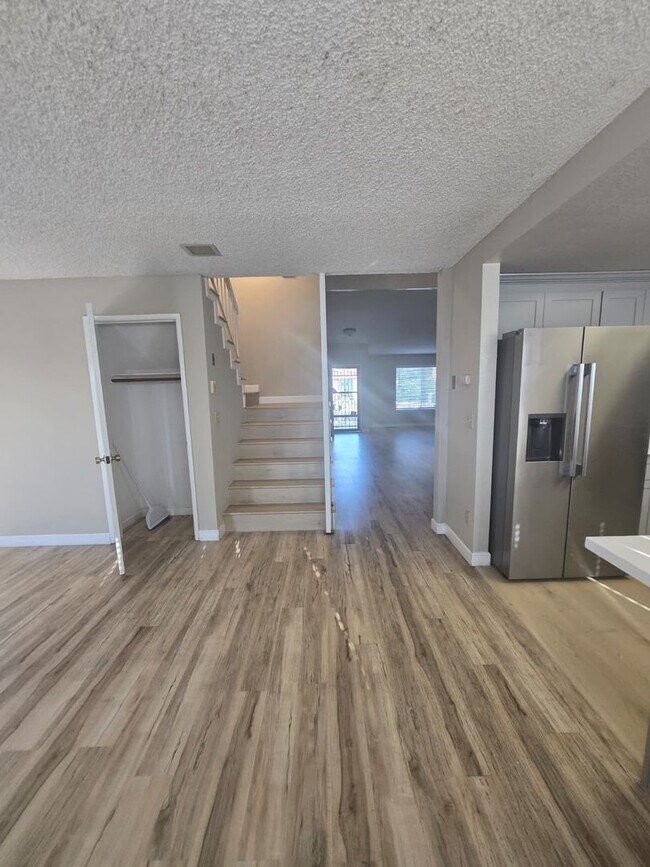 Building Photo - Spacious & Updated 4BD/2.5BA Home in Prime...
