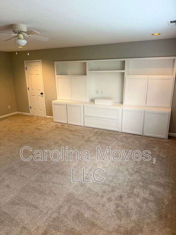 Building Photo - 24 N Orchard Farms Ave