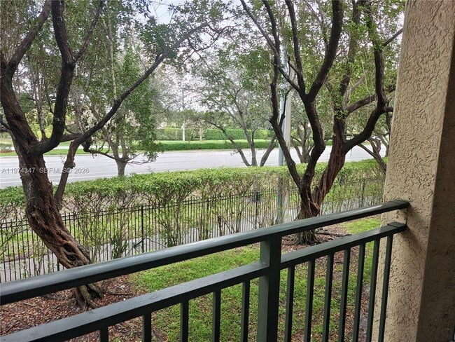 Building Photo - 2409 Centergate Dr