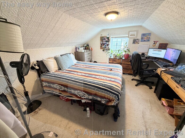 Building Photo - 4 St Mary Rd