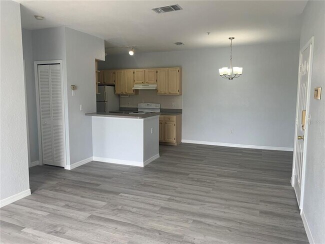 Building Photo - 8900 Legacy Ct