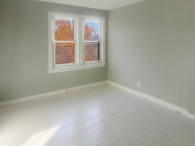 Building Photo - 935 E Ft Wayne St