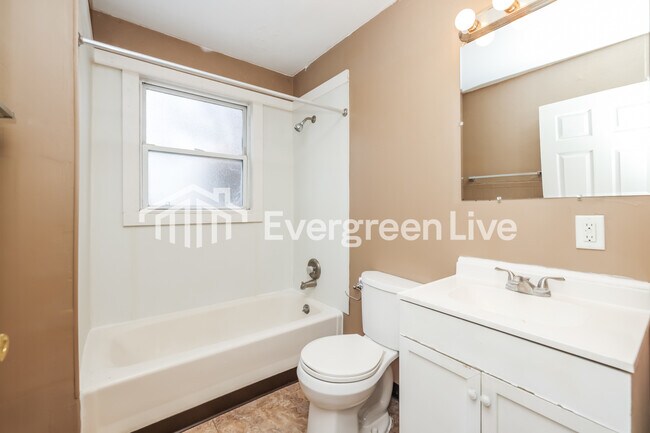 Building Photo - 1040 Harvard Ave