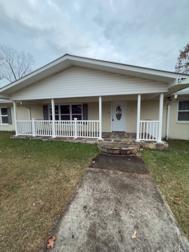 Building Photo - 2366 N Walston Bridge Rd