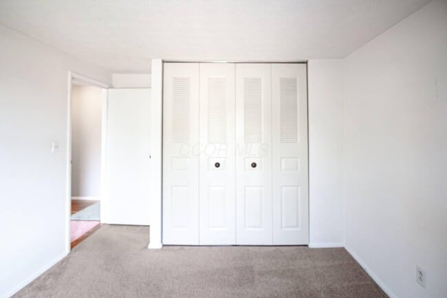 Building Photo - 3886 Farm Brook Ln