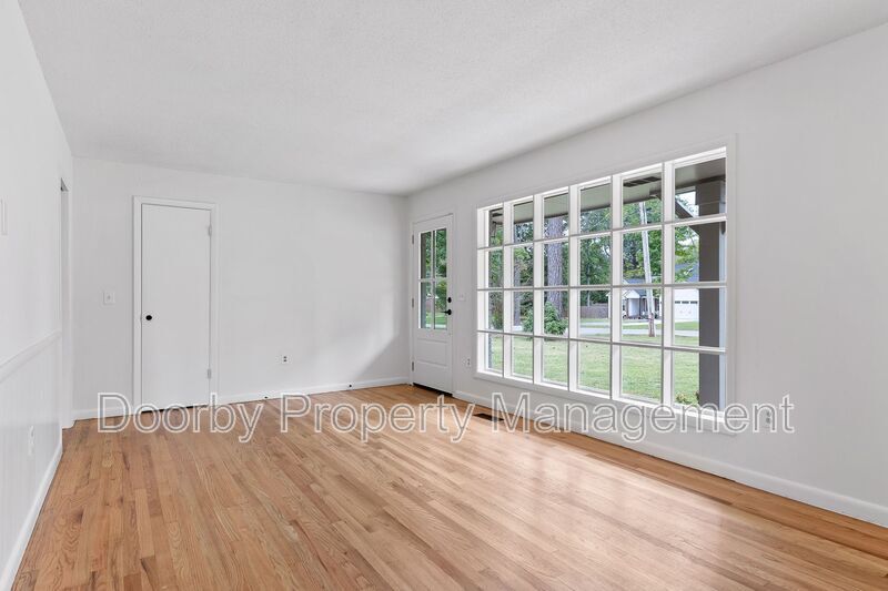 Building Photo - 841 Kay Cir