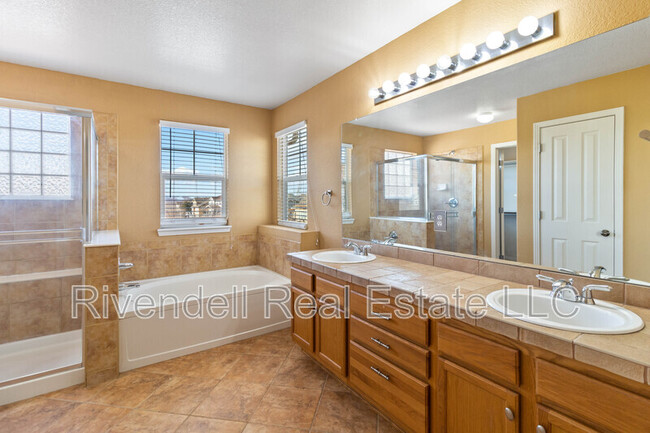 Building Photo - 4043 Sunridge Terrace Ct