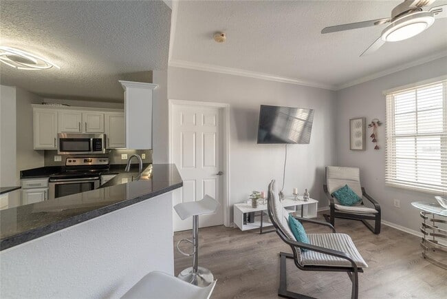 Building Photo - 501 Knights Run Ave