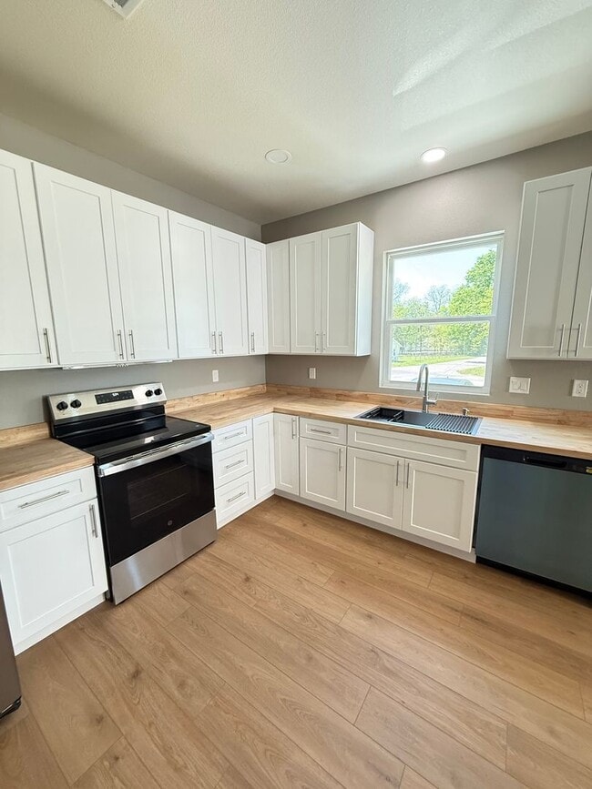 Building Photo - AVAILABLE NOW!- New Construction Rental in SW Ardmore!