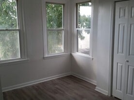 Building Photo - 926 Belmont Ave