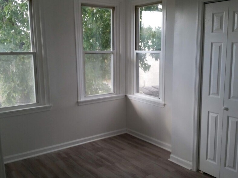 Primary Photo - 926 Belmont Ave