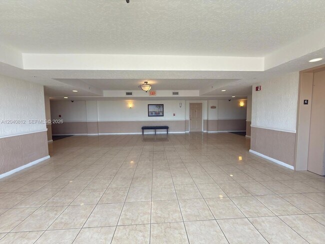 Building Photo - 1801 N Flagler Dr