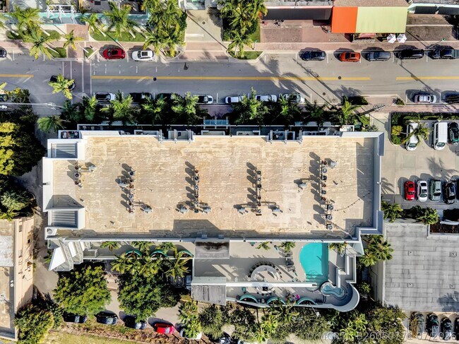 Building Photo - 185 NE 4th Ave