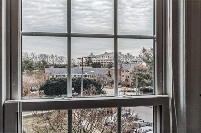 Building Photo - 2601 16th St S